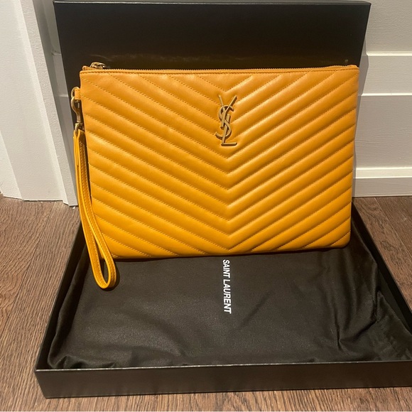 Ysl wristlet - Picture 1 of 4